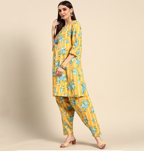 Women Yellow & Blue Floral Printed Panelled Pure Cotton Kurta with Salwar